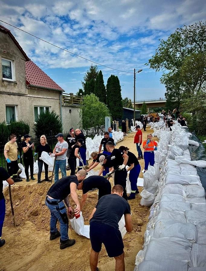 Wójt podziękował za udział w akcji powodziowej. Gmina szacuje straty