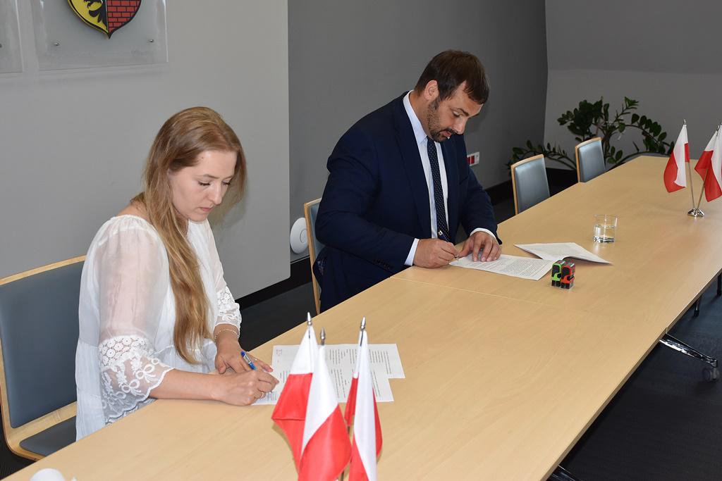 Wybudują klatkę dla kibiców
