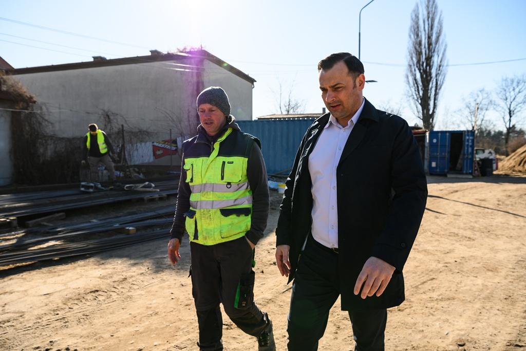  Budowa basenu w Ścinawie w imponującym tempie