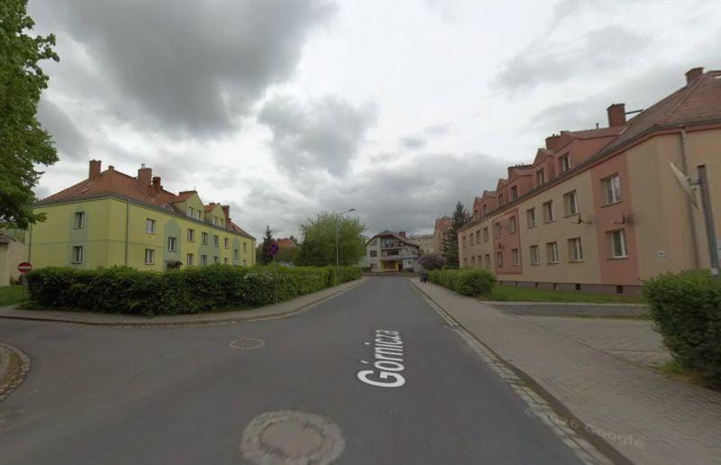 Błoto zamiast komfortu. Mieszkańcy czekają, miasto analizuje