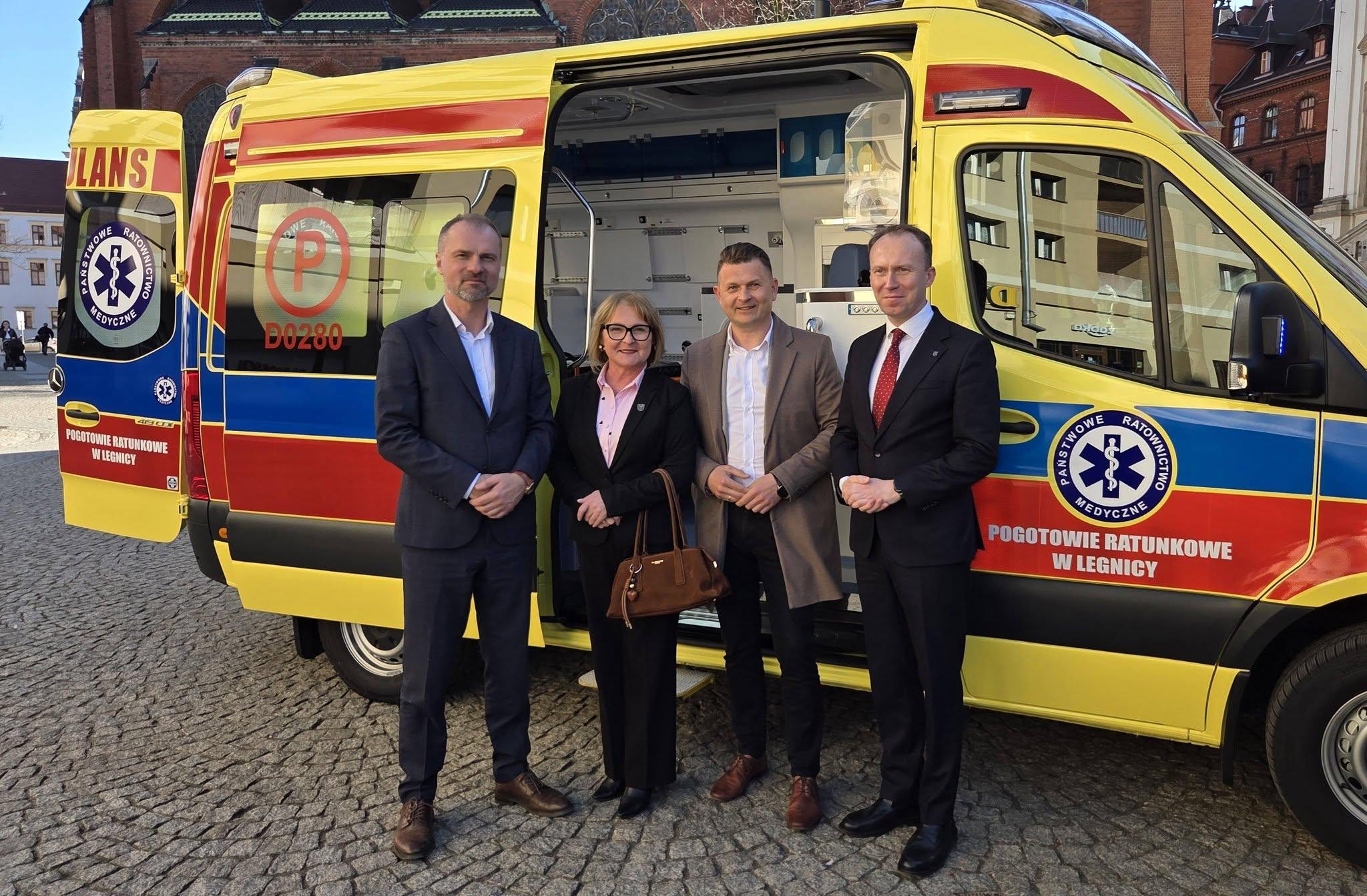 Nowy ambulans dla ratownictwa medycznego w Powiecie Złotoryjskim 