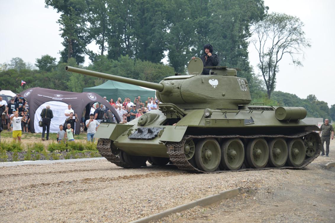 Otwarcie strzelnicy Złote Wzgórza. Czołg T-34 skradł show, a Złotoryja celuje w mistrzostwa Europy