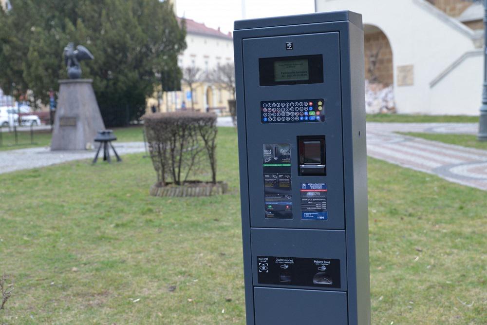 Pojawiły się nowe parkomaty na kartę
