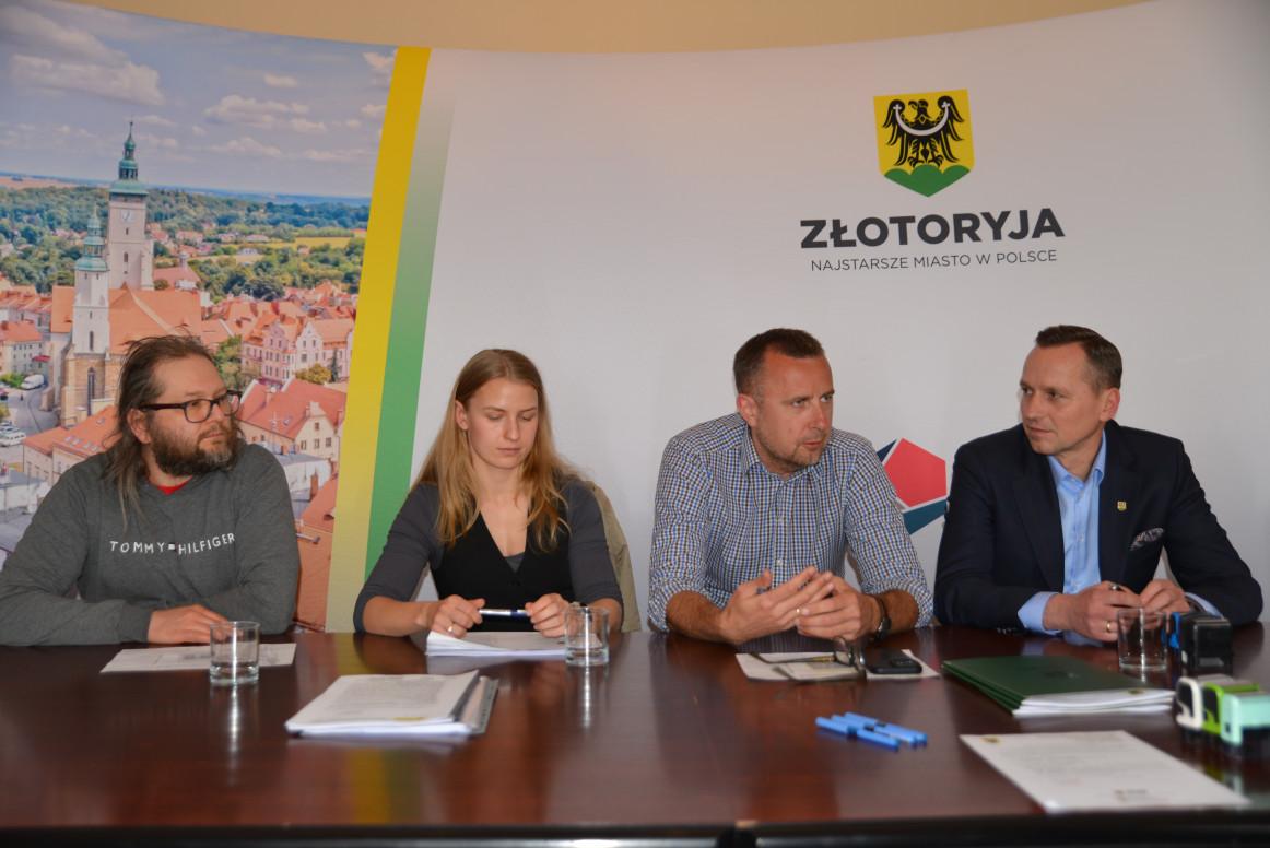  Kontrakt na park tenisowy podpisany