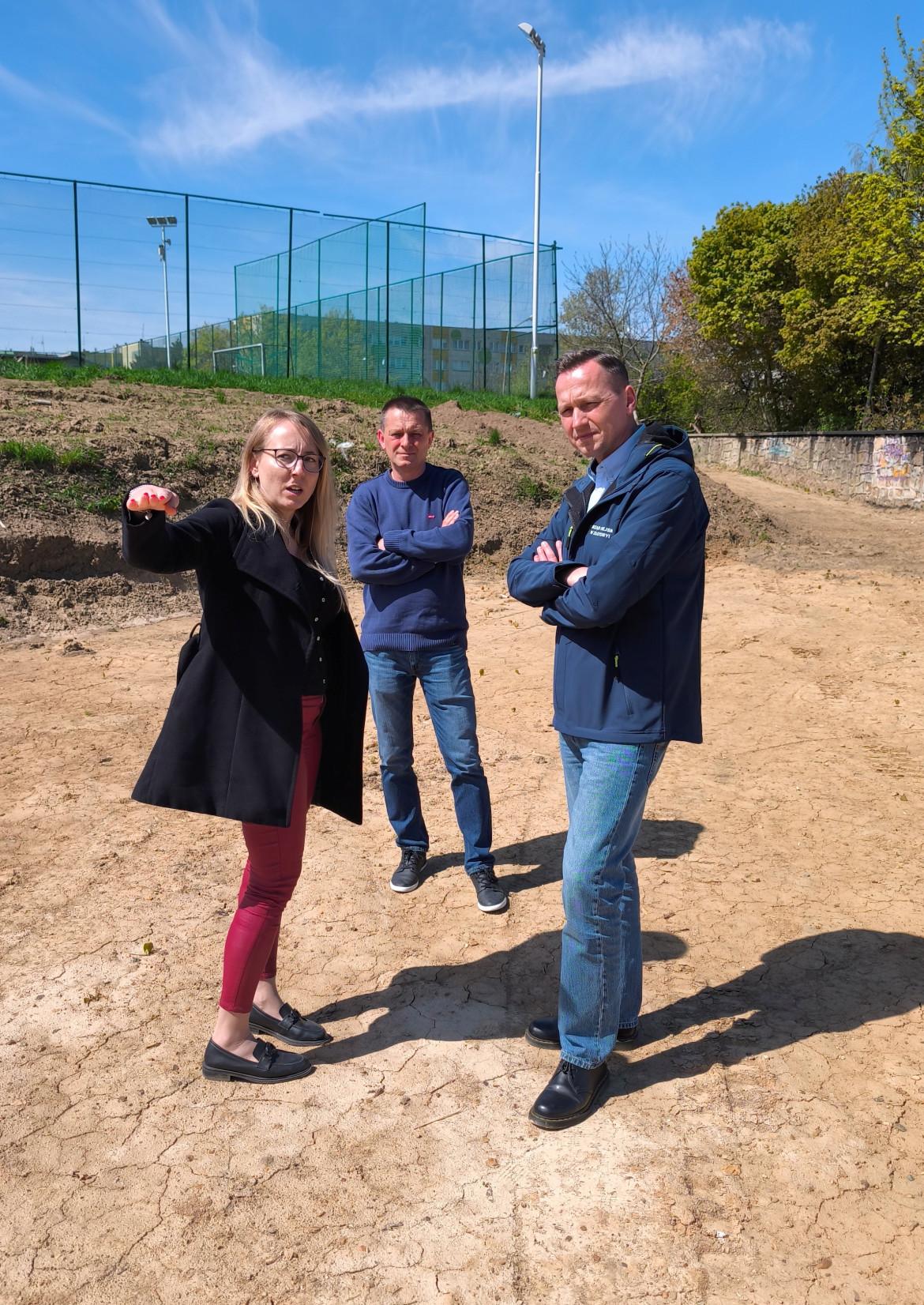 Wraca sprzęt na budowę pumptracku