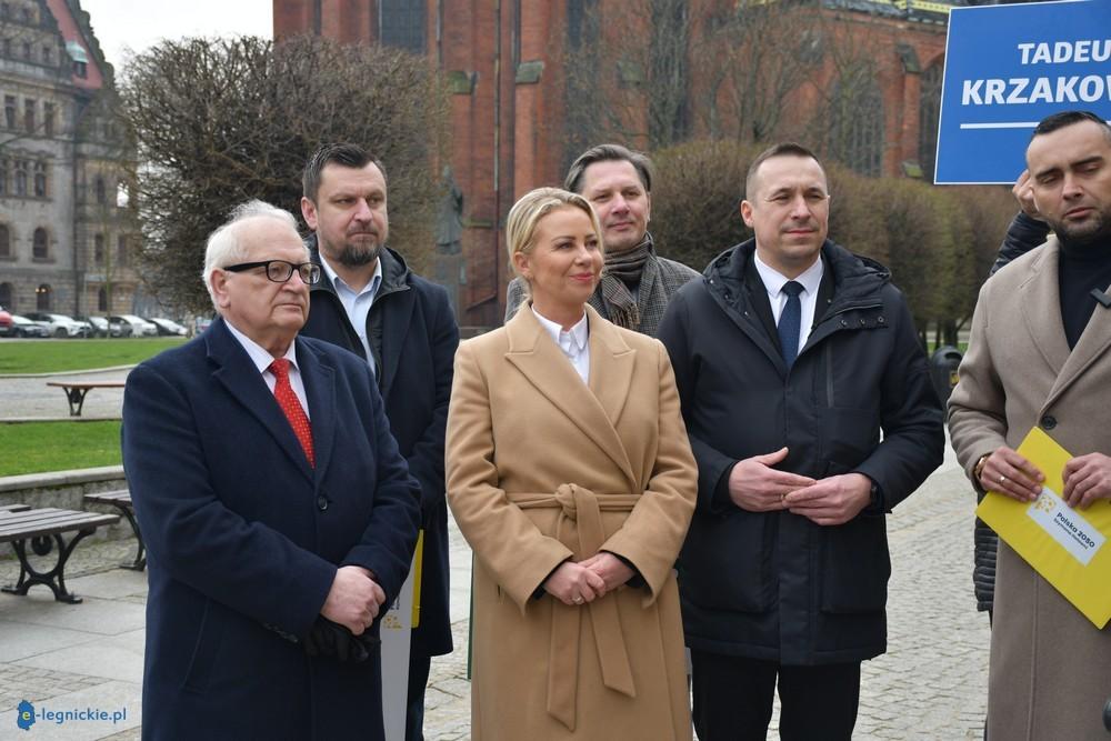 Legnickie PSL murem na M. Kupajem. Żeby to nie był "pocałunek śmierci"...