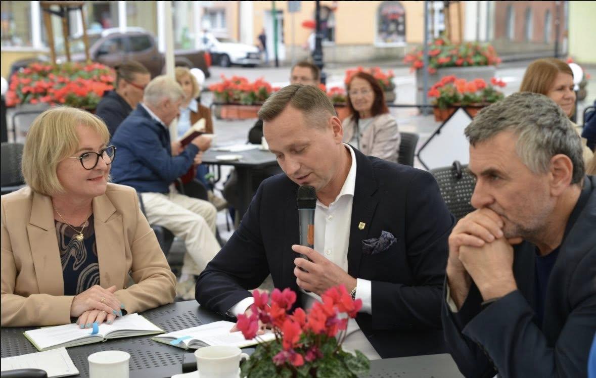 Kochanowski w deszczu? Fraszka...