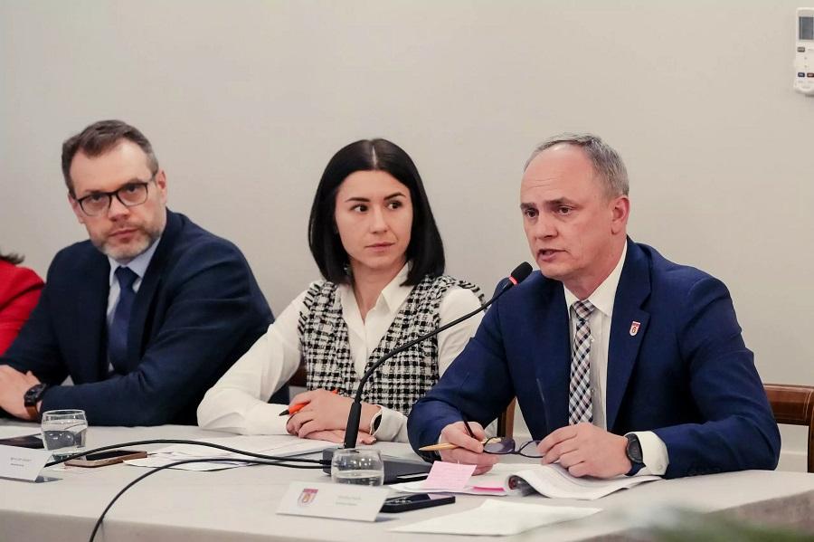 Burmistrz Wabik zmniejsza zadłużenie gminy