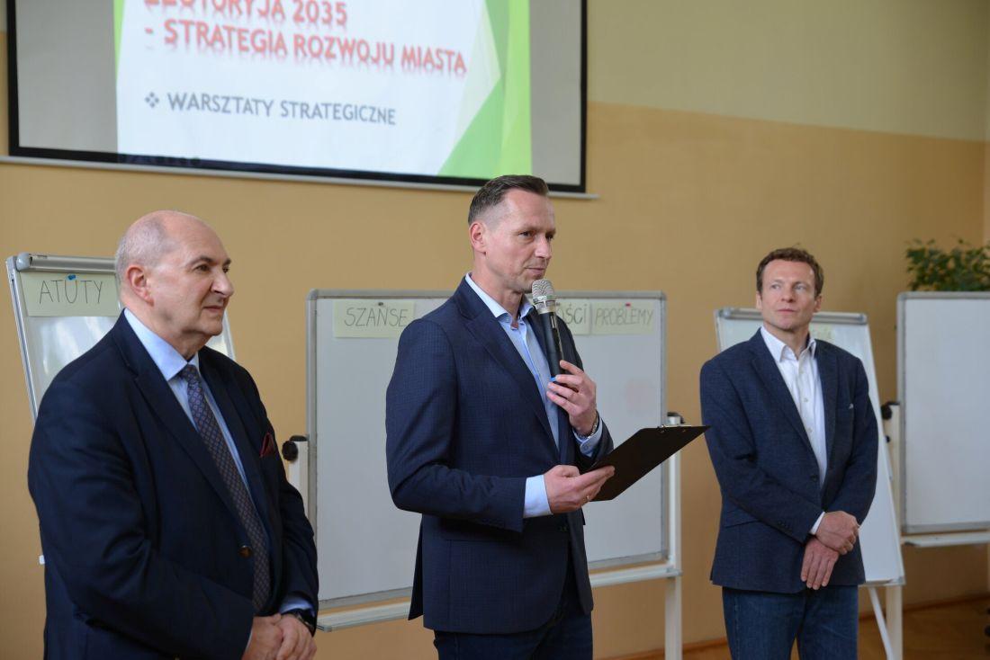 Brak galerii handlowej i komunikacji? Zły stan dróg? To już nie w Złotoryi 