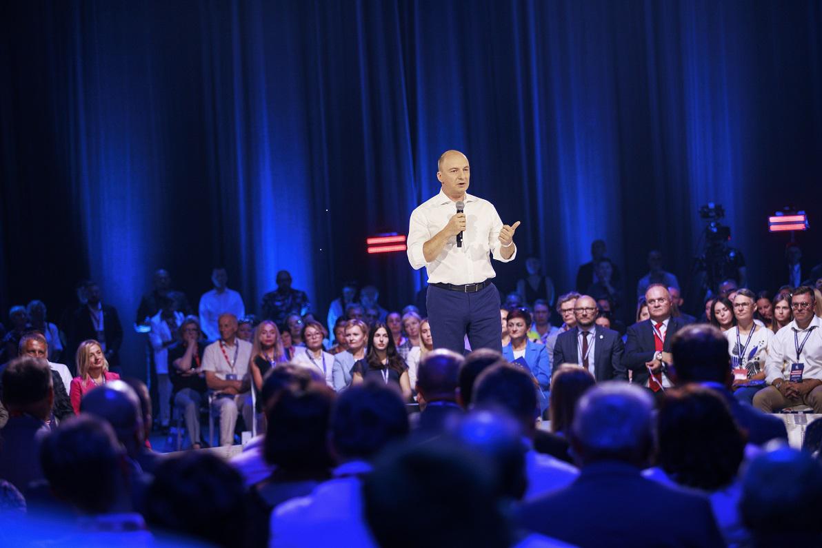 Chcą normalnej Polski! BEZPARTYJNI SAMORZĄDOWCY zaprezentowali program wyborczy!