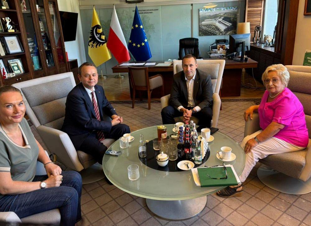 Sejmik na politycznym zakręcie. KARR uruchomił lawinę, a Morawiecki sprawdza granice wpływów na Dolnym Śląsku