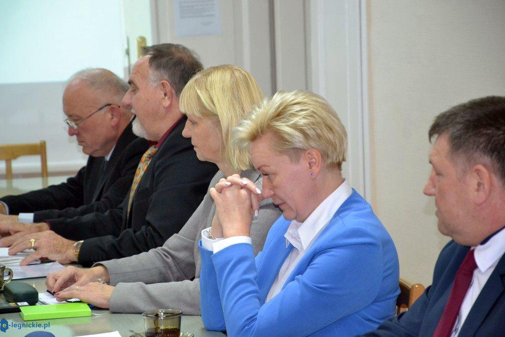 Starosta z podwyżką pensji. Tylko radni PiS przeciwni