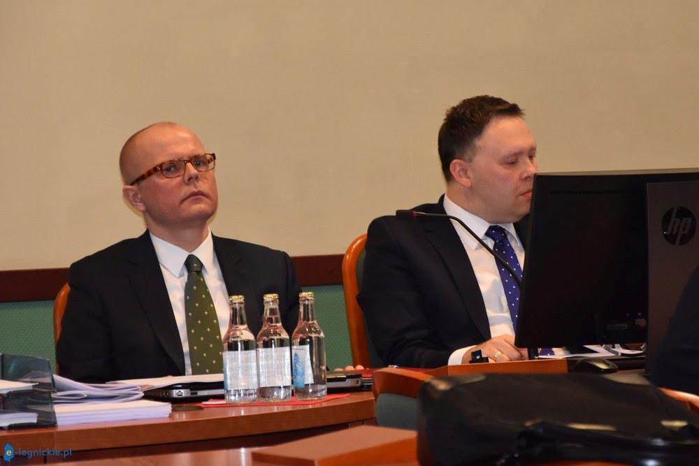 Poleciały głowy za egzotyczną koalicję PiS z PO. Koniec hucpy