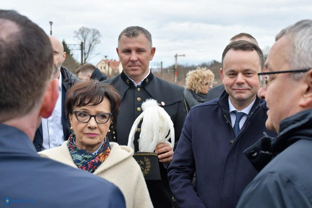 J.Kaczyński wyciął przeciwników P.Karwana. Czystki w PiS-ie