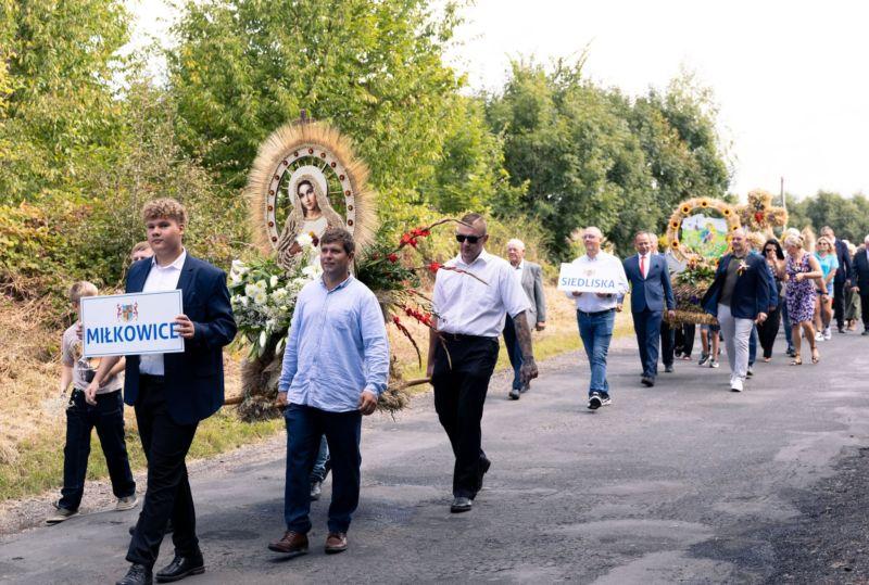 Dożynki Gminne w Jezierzanach. Będzie wielkie święto plonów i pojedynek sołectw!