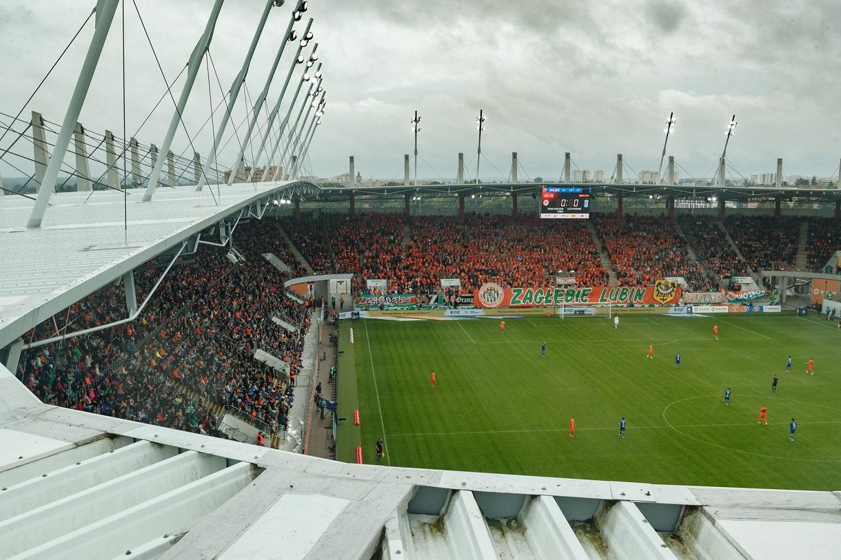Nowe krzesełka w barwach klubowych! Stadion Zagłębia zyska nowe oblicze
