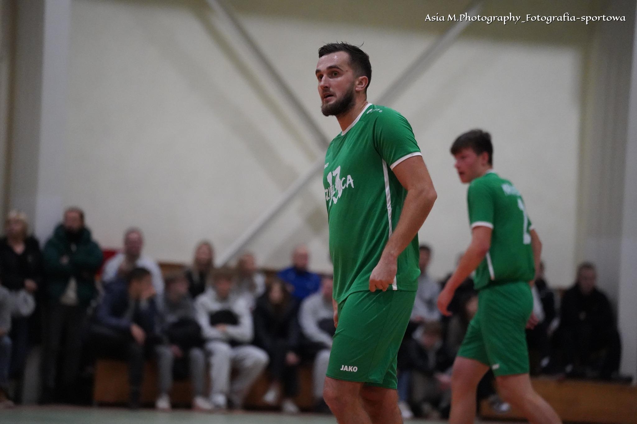 Piękne gole i rózgi w jaworskim futsalu