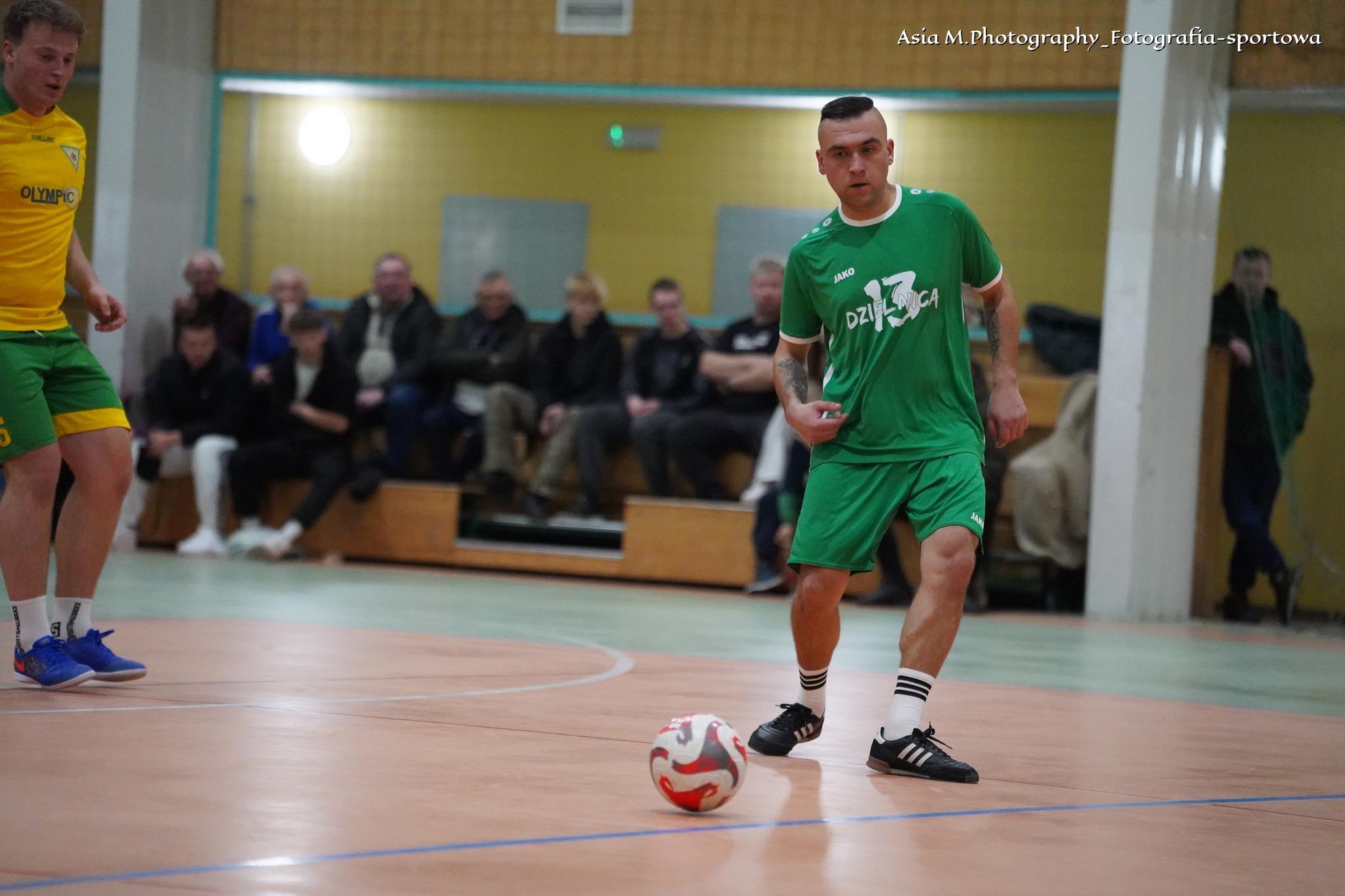 Piękne gole i rózgi w jaworskim futsalu