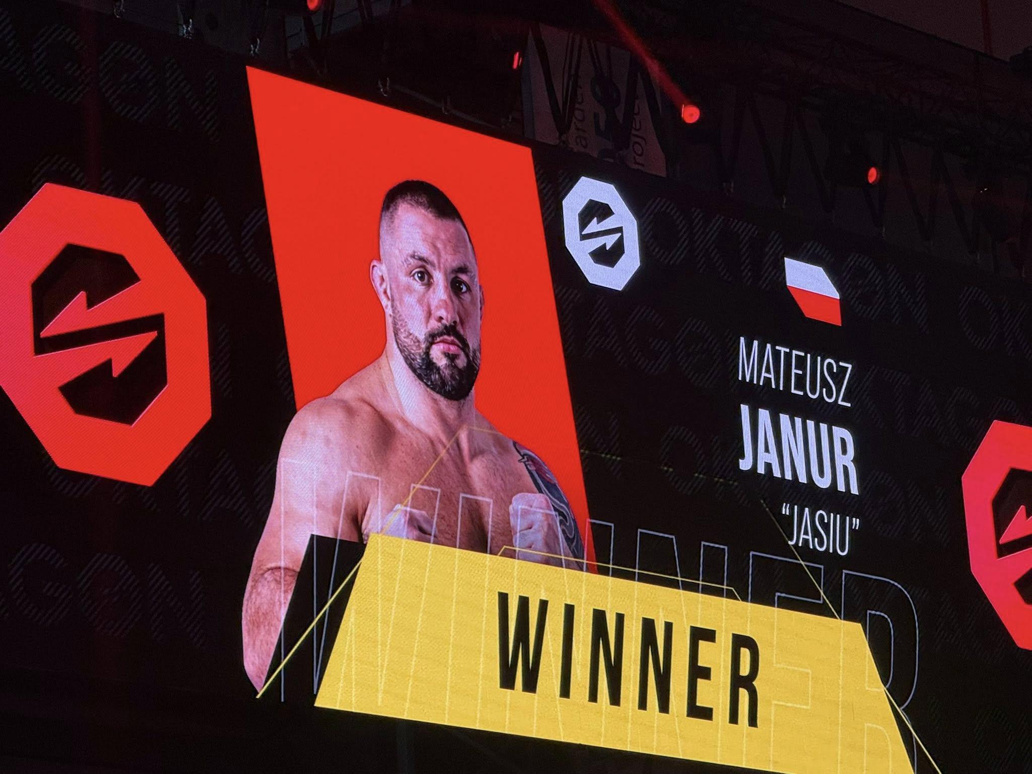 Wojownik Armii Mateusz Janur triumfował w OKTAGON MMA