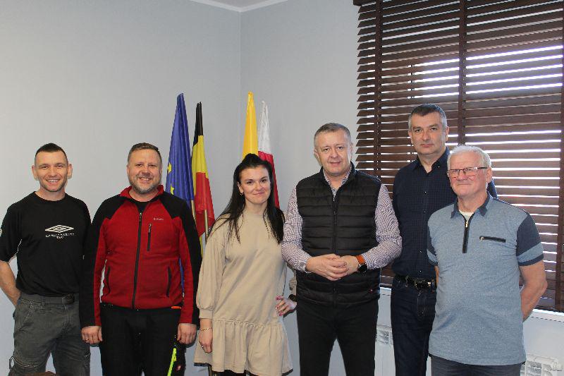 Kluby sportowe z wsparciem gminy