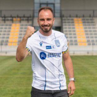 Beniaminek rozpoczął transferową ofensywę
