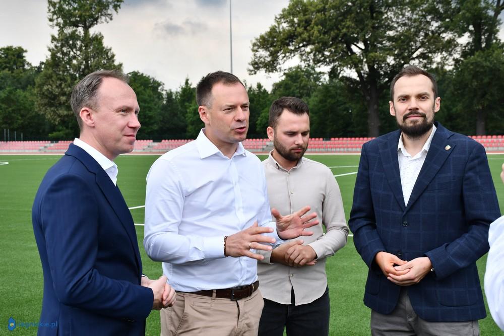 800 tysięcy dla Akademii Miedzi Legnica (FOTO)
