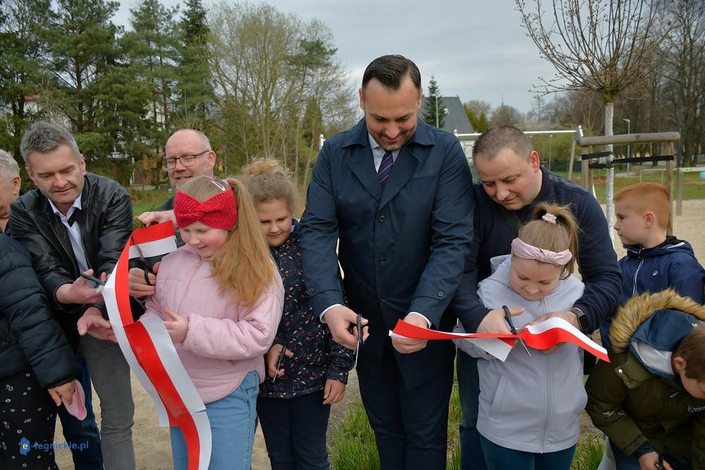 Skatepark w Ścinawie otwarty (FOTO)