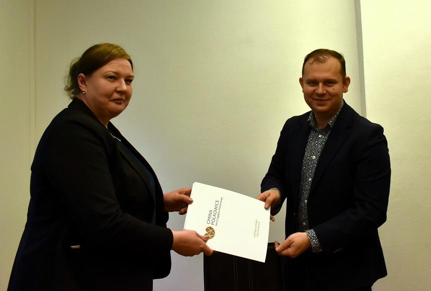 Umowa podpisana. Asystenci będą pomagać