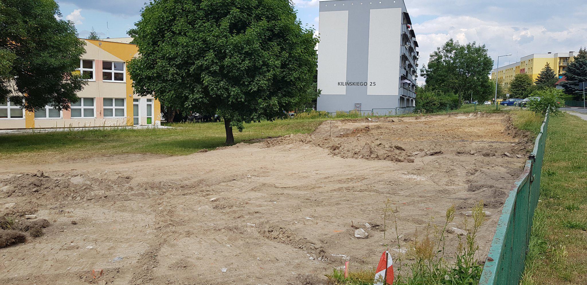 Przed "czwórką" wybudują parking