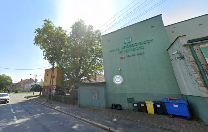 Roboty przy leciwym drzewie. Co z platanem przy Reja?