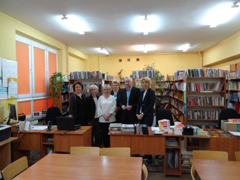 Szkolna biblioteka z duchem czasu
