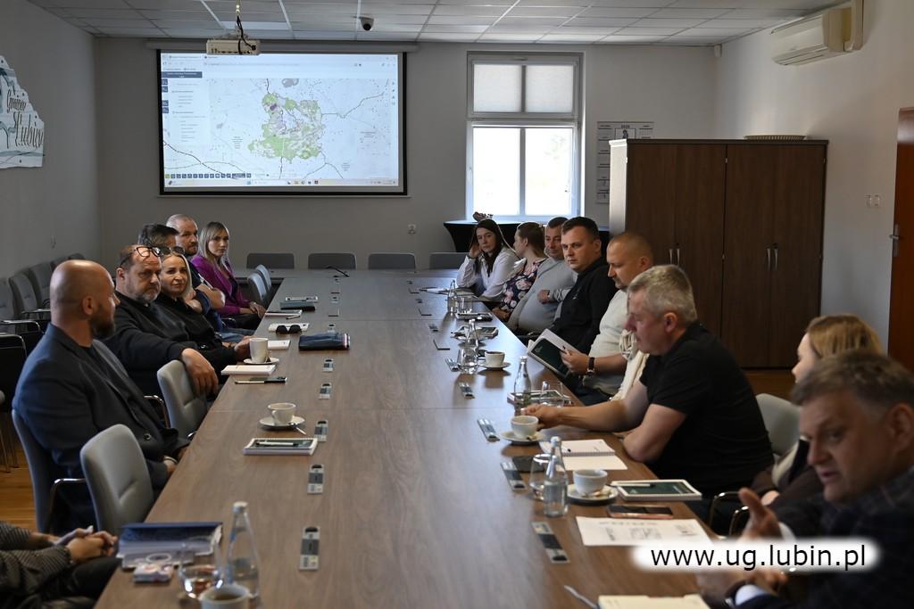 Przedsiębiorcy przy jednym stole