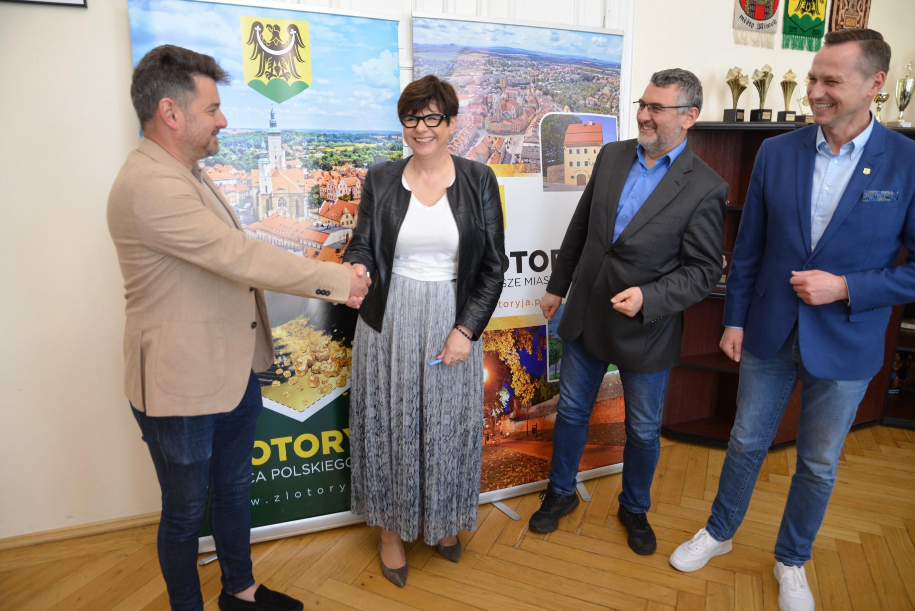 Magistrat dopina inwestycję na podwórzach