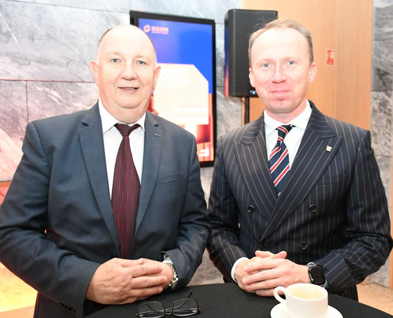 Maciej Kupaj w grze o przyszłość Huty Miedzi Legnica. Prezydent uczestniczył w prezentacji ...