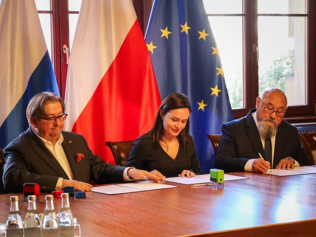  LPGK wesprze przyszłych techników weterynarii. Podpisano list intencyjny ZSB 