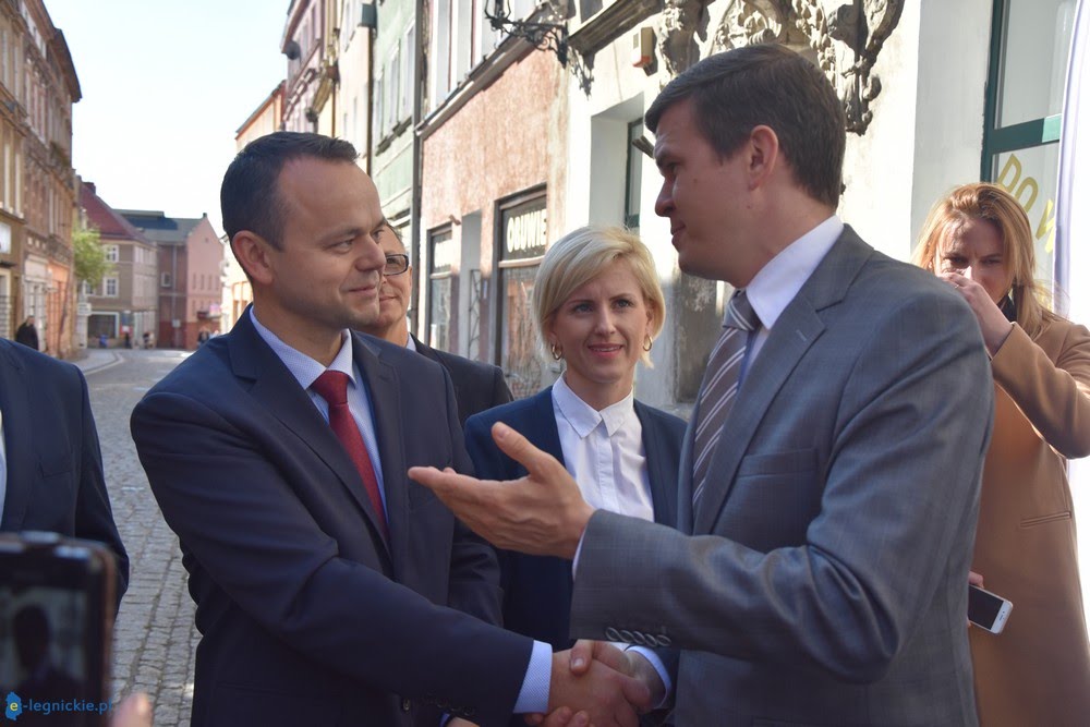 W. Bańka, P. Karwan: Złotoryja musi mieć basen! Są na to pieniądze!