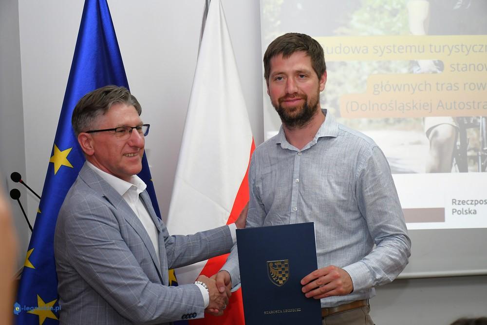 Powiat Legnicki rozpoczyna budowę tras rowerowych. Inwestycja za 7 mln (FOTO)