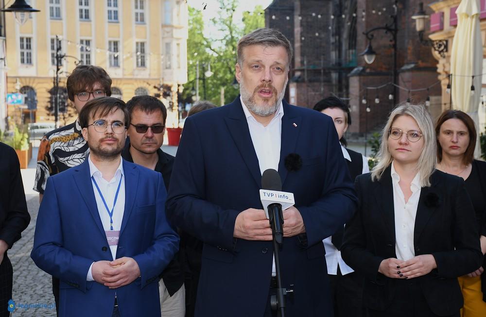 Partia RAZEM przeciwna pomysłowi PSL betonowania samorządów (FOTO)