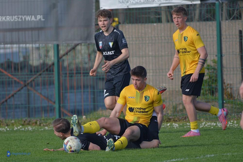 Górnik z wyprawy do Strzegomia wraca z punktem(FOTO)