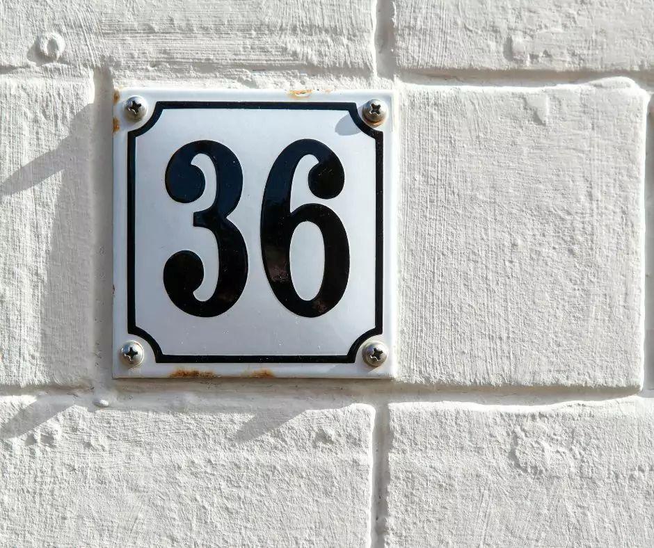  Brak tabliczki może oznaczać mandat 