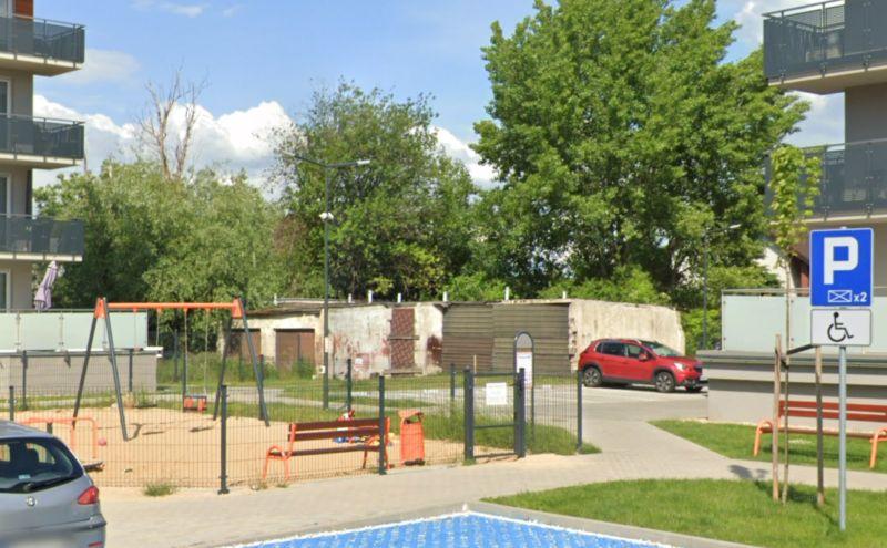 "Opuszczona" działka nie daje spokoju mieszkańcom