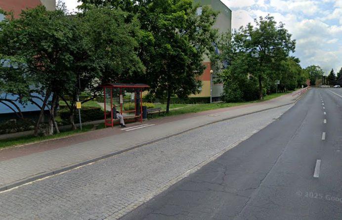 Brudne wiaty autobusowe w Głogowie. Mieszkańcy mają dość