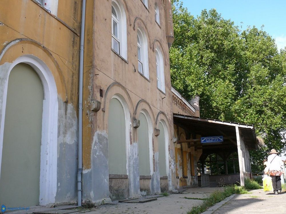 Jakie ma być otoczenie dworca? Pyta burmistrz
