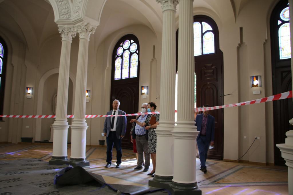 Renowacja cmentarnej kaplicy na finiszu