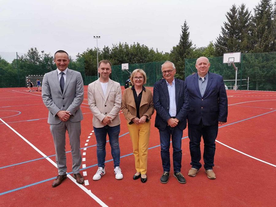 Szkoła w Świerzawie zyskała nowe boiska