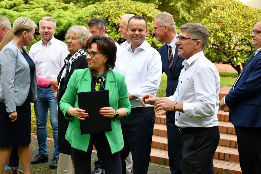 Rozłam w PiS . Kaczyński mówi o odejściu ponad 30 posłów.M.in.Machałek,Kubów,Zubowski!