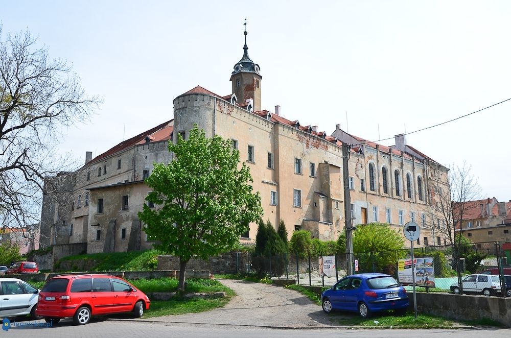 Ważny krok dla Zamku Piastowskiego w Jaworze. Ruszają przygotowania do odbudowy murów