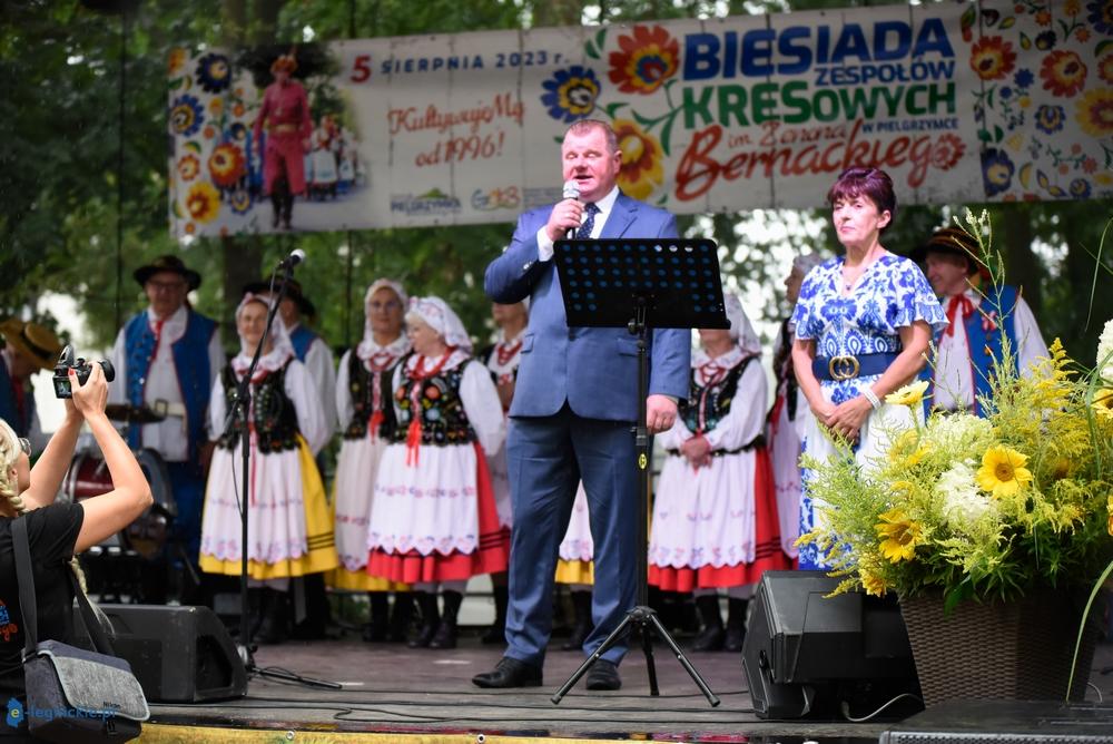 Msza Św. i korowód na początek XXVIII Biesiady Kresowej (FOTO)