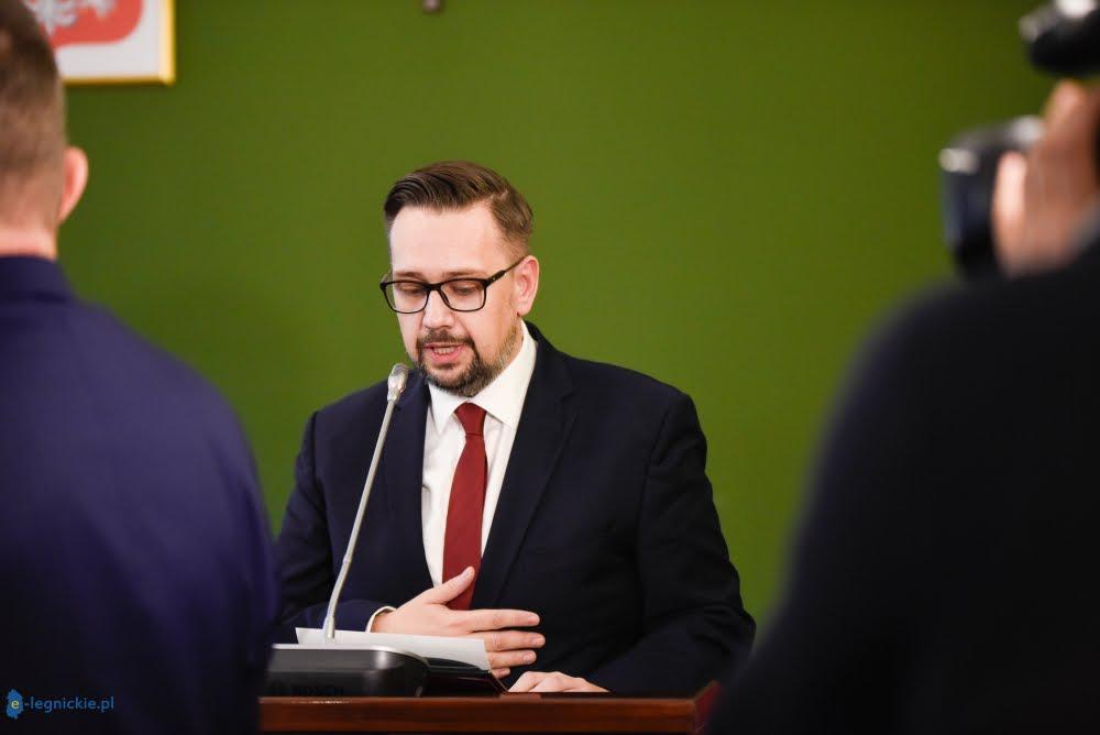 W samorządzie kończy się Wersal. Dorzynanie watahy?