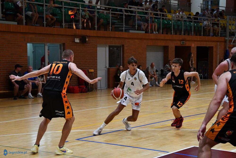 Basket rozniósł rywali na inaugurację ligi (FOTO)